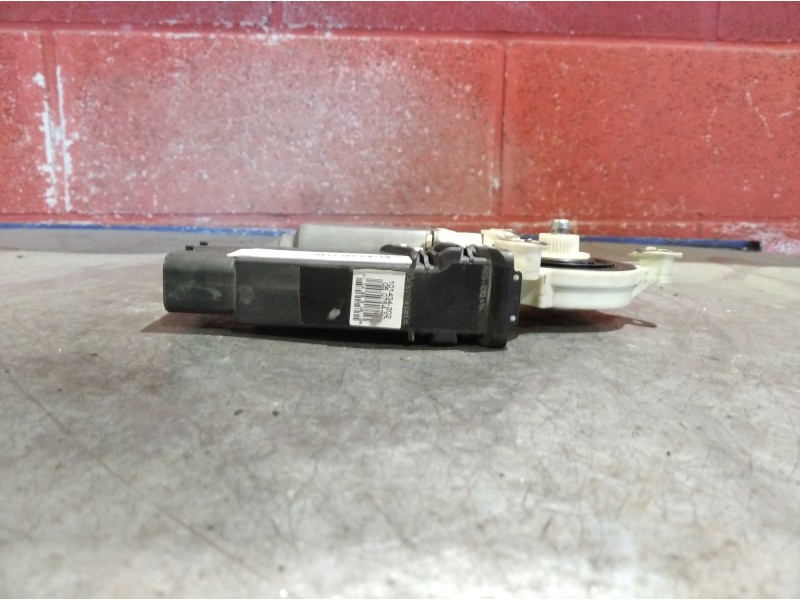 Recambio de motor elevalunas delantero derecho para volkswagen golf iv berlina (1j1) 1.9 tdi referencia OEM IAM 1J1959802D  