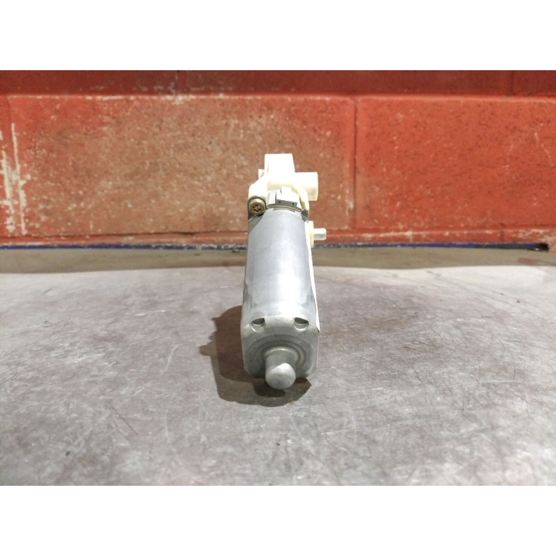 Recambio de motor elevalunas delantero derecho para peugeot 307 (s1) xn | 04.01 - 12.03 xn | 04.01 - 12.03 referencia OEM IAM 96