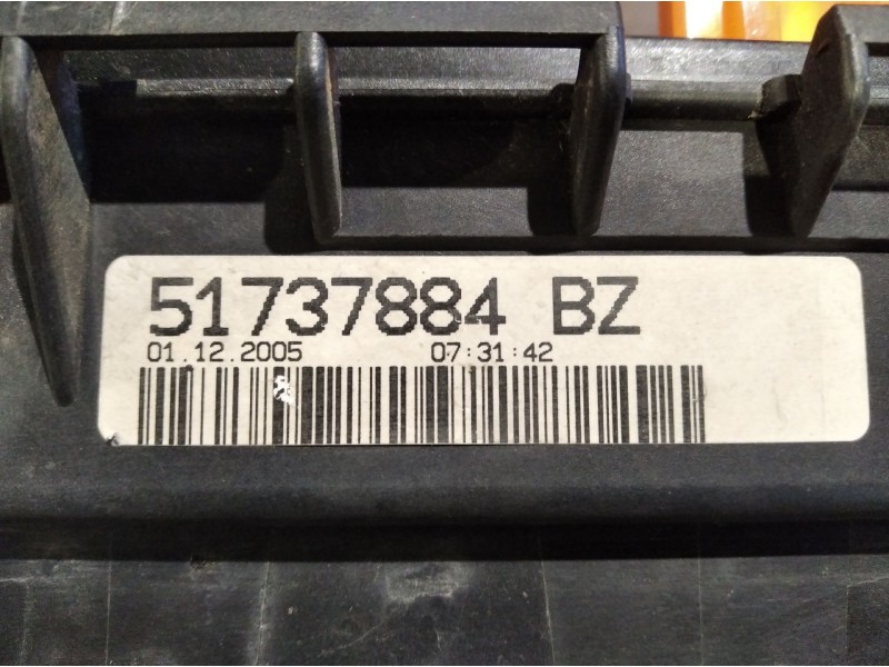 Recambio de caja reles fusibles para fiat grande punto (199) 1.4 8v active referencia OEM IAM 51727884BZ   Recambio de caja reles fusibles para fiat grande punto (199) 1.4 8v active referencia OEM IAM 51727884BZ