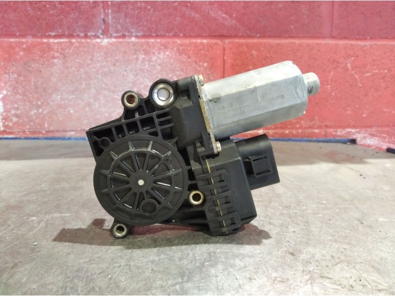 Recambio de motor elevalunas delantero derecho para audi a6 berlina (4b2)  | 0.97 - 0.01  | 0.97 - 0.01 referencia OEM IAM   
