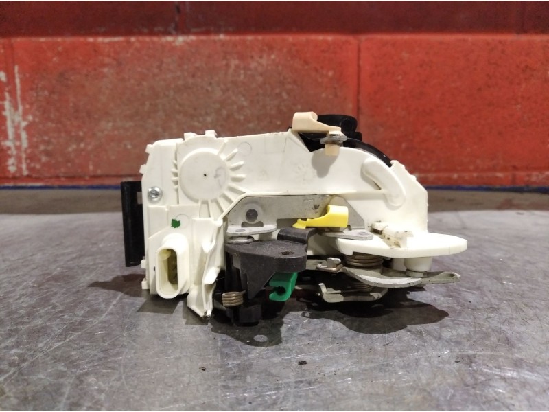 Recambio de cerradura puerta delantera derecha para dodge caliber  | 0.06 - ...  | 0.06 - ... referencia OEM IAM    Recambio de cerradura puerta delantera derecha para dodge caliber  | 0.06 - ...  | 0.06 - ... referencia OEM IAM