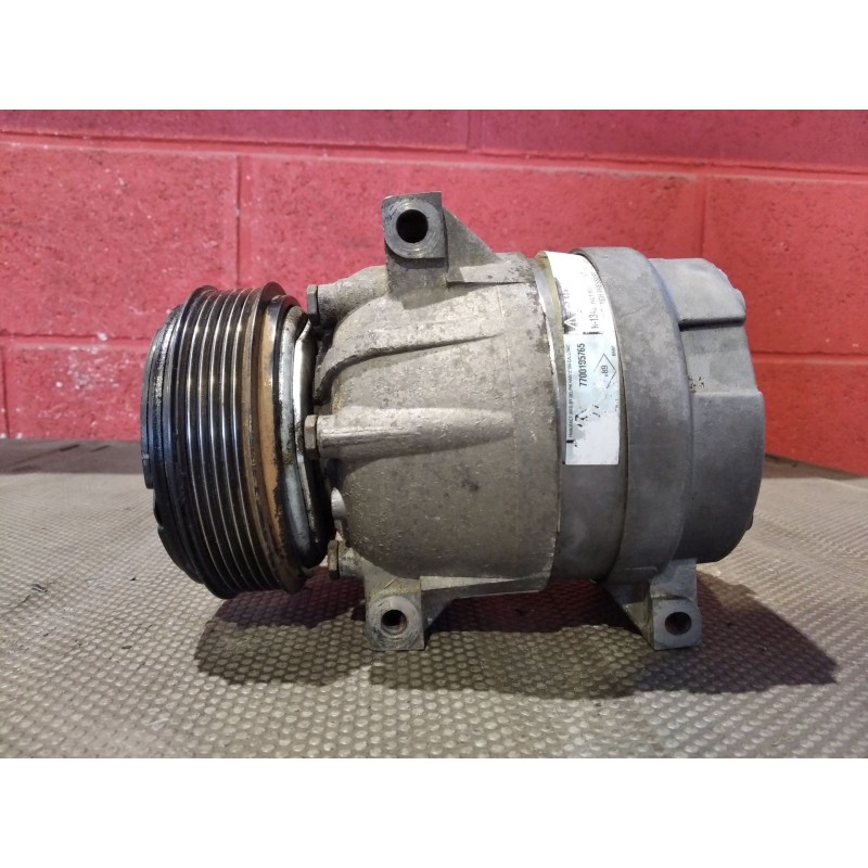 Recambio de compresor aire acondicionado para renault megane i fase 2 classic (la..) 1.9 dci diesel cat referencia OEM IAM 77001