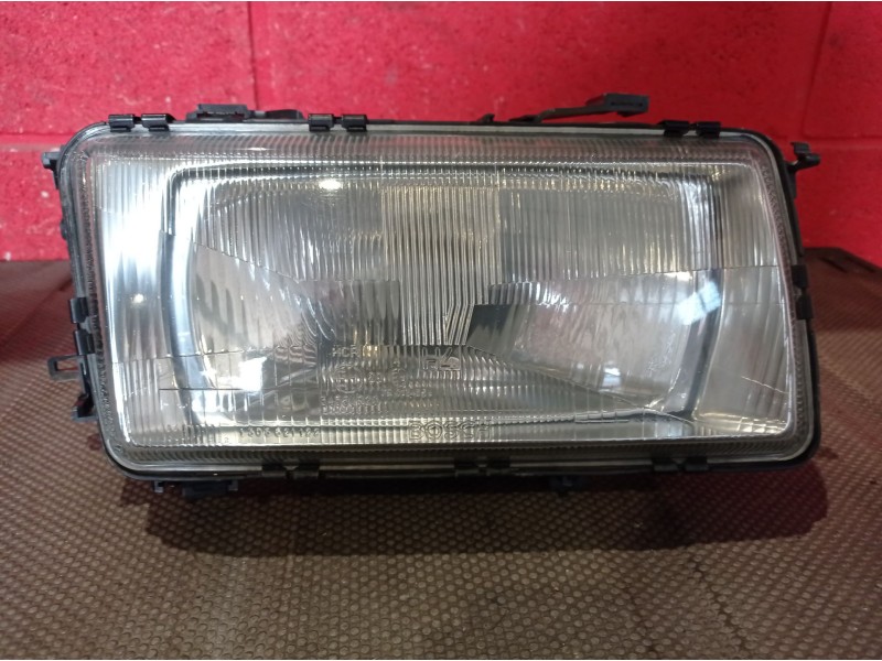 Recambio de faro derecho para audi 80 (811/813) 1.8 referencia OEM IAM   