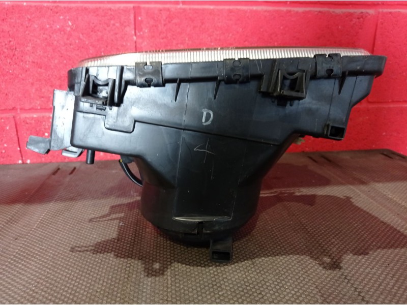 Recambio de faro derecho para audi 80 (811/813) 1.8 referencia OEM IAM   