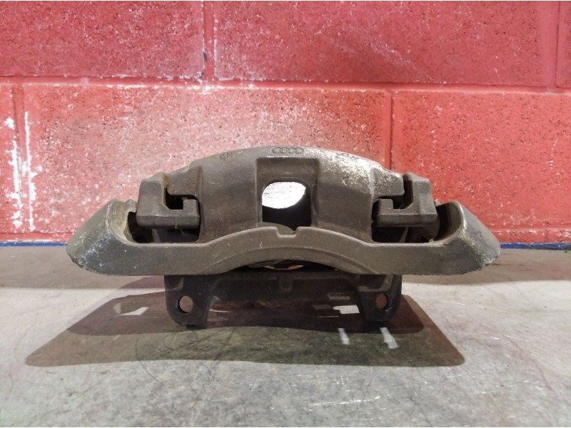Recambio de pinza freno delantera derecha para audi a4 berlina (8e) 2.0 16v tfsi referencia OEM IAM    Recambio de pinza freno delantera derecha para audi a4 berlina (8e) 2.0 16v tfsi referencia OEM IAM