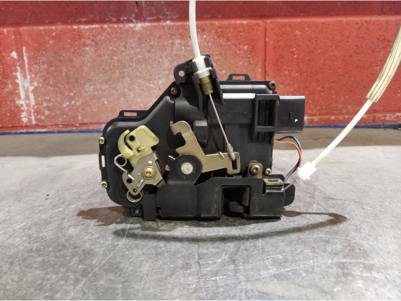 Recambio de cerradura puerta delantera izquierda para audi a6 referencia OEM IAM    Recambio de cerradura puerta delantera izquierda para audi a6 referencia OEM IAM