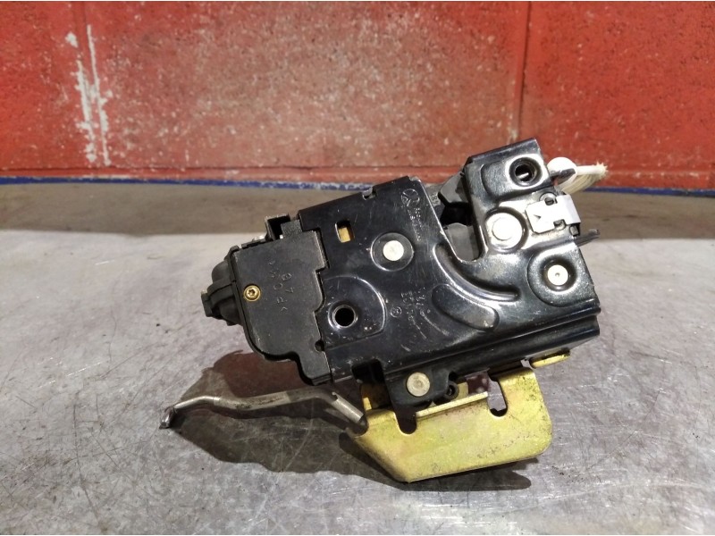 Recambio de cerradura puerta delantera izquierda para audi a6 referencia OEM IAM    Recambio de cerradura puerta delantera izquierda para audi a6 referencia OEM IAM