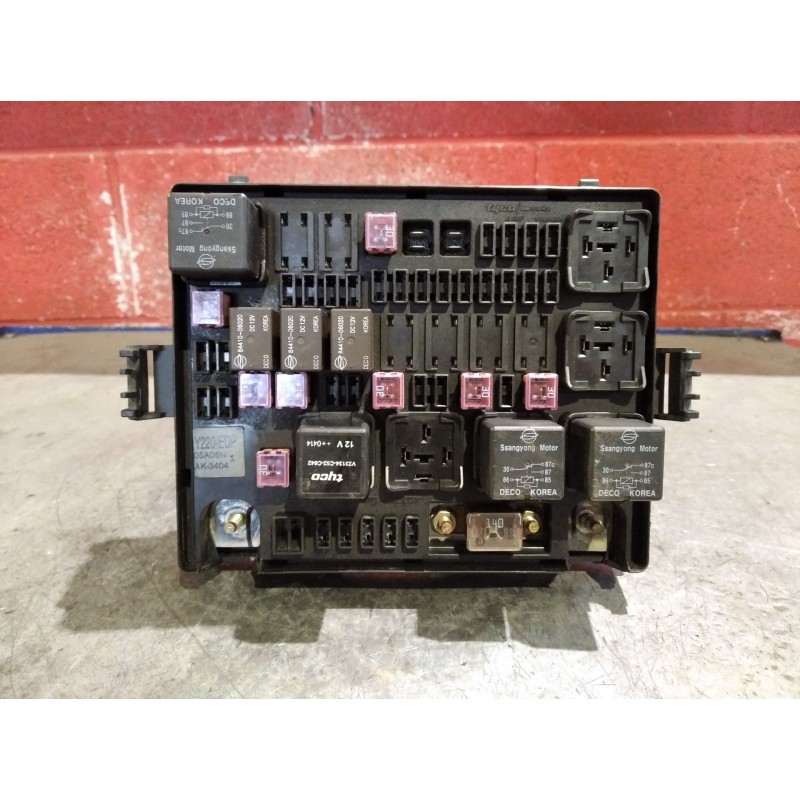 Recambio de caja reles fusibles para ssangyong rexton rx 270 full | 08.03 - 12.06 rx 270 full | 08.03 - 12.06 referencia OEM IAM