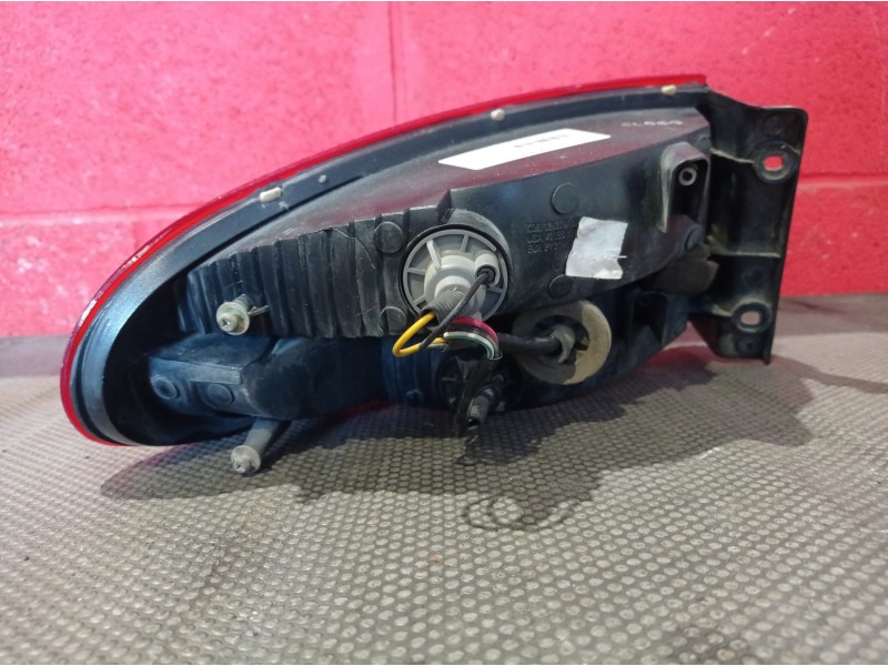 Recambio de piloto trasero derecho para daewoo lanos referencia OEM IAM    Recambio de piloto trasero derecho para daewoo lanos referencia OEM IAM