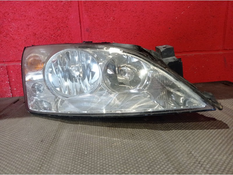 Recambio de faro derecho para ford mondeo 2.0 tdci 140 ghia auto referencia OEM IAM   