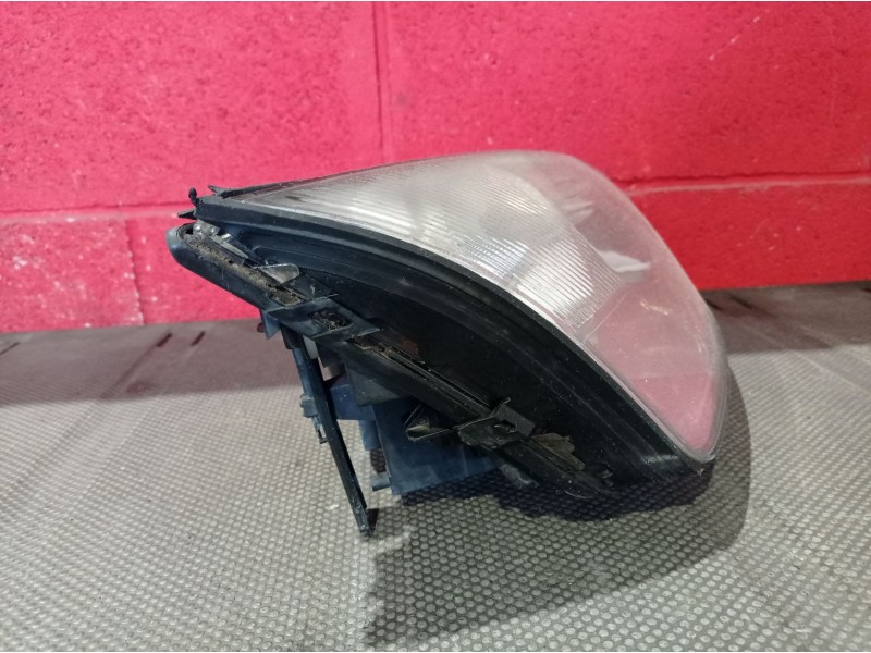 Recambio de faro derecho para ford mondeo 2.0 tdci 140 ghia auto referencia OEM IAM   