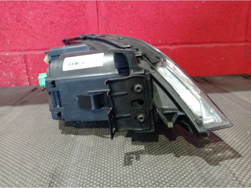 Recambio de faro izquierdo para ford mondeo 2.0 tdci 140 ghia auto referencia OEM IAM    Recambio de faro izquierdo para ford mondeo 2.0 tdci 140 ghia auto referencia OEM IAM