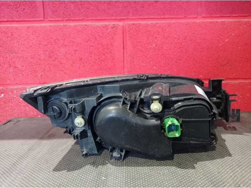 Recambio de faro izquierdo para ford mondeo 2.0 tdci 140 ghia auto referencia OEM IAM    Recambio de faro izquierdo para ford mondeo 2.0 tdci 140 ghia auto referencia OEM IAM