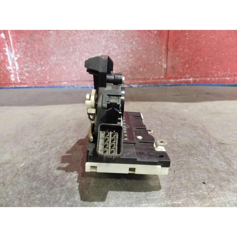 Recambio de cerradura puerta delantera izquierda para ford mondeo 2.0 tdci 140 ghia auto referencia OEM IAM   