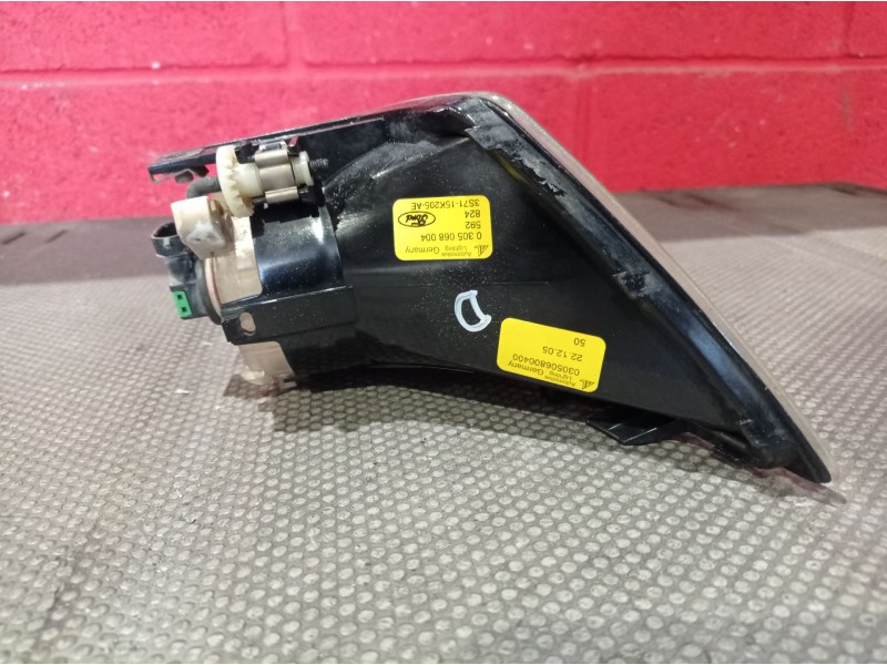 Recambio de faro antiniebla derecho para ford mondeo 2.0 tdci 140 ghia auto referencia OEM IAM   