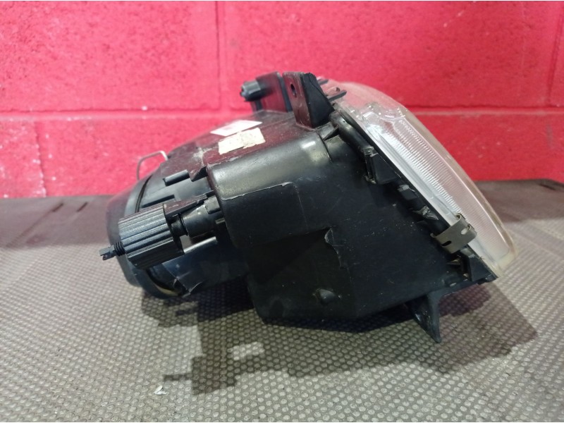 Recambio de faro derecho para peugeot 405 berlina referencia OEM IAM    Recambio de faro derecho para peugeot 405 berlina referencia OEM IAM