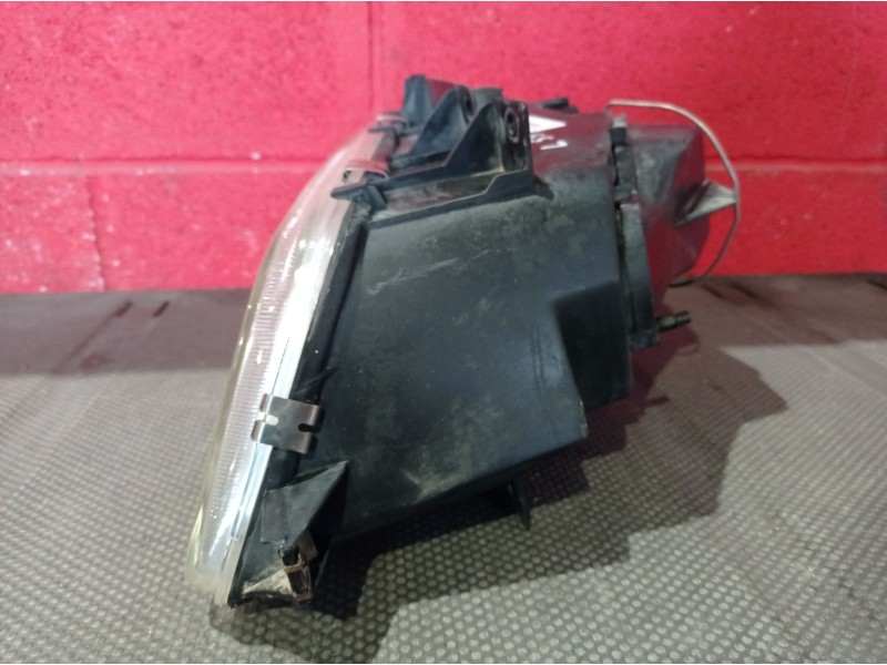 Recambio de faro derecho para peugeot 405 berlina referencia OEM IAM    Recambio de faro derecho para peugeot 405 berlina referencia OEM IAM