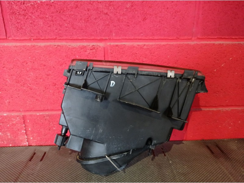 Recambio de faro derecho para peugeot 405 berlina referencia OEM IAM    Recambio de faro derecho para peugeot 405 berlina referencia OEM IAM