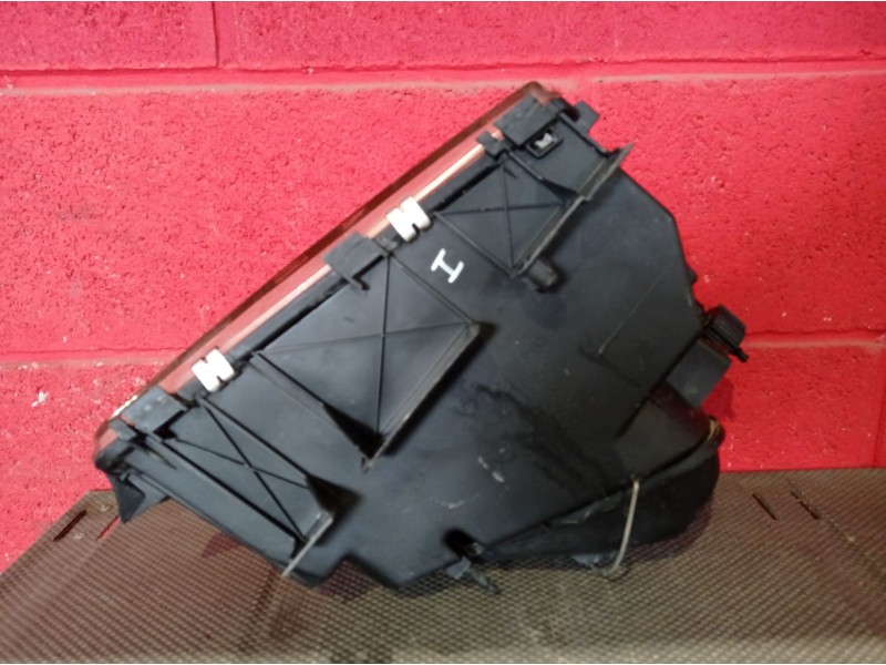 Recambio de faro izquierdo para peugeot 405 berlina referencia OEM IAM    Recambio de faro izquierdo para peugeot 405 berlina referencia OEM IAM