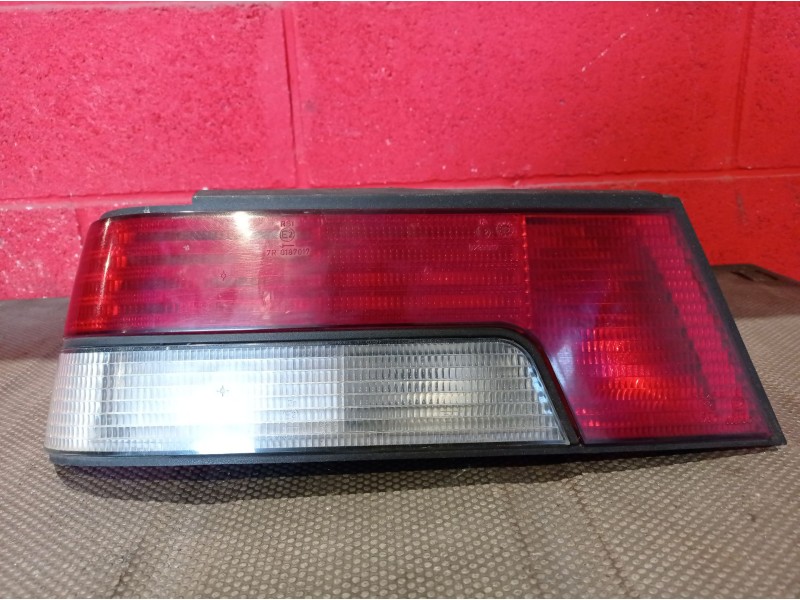 Recambio de piloto trasero izquierdo para peugeot 405 berlina referencia OEM IAM    Recambio de piloto trasero izquierdo para peugeot 405 berlina referencia OEM IAM