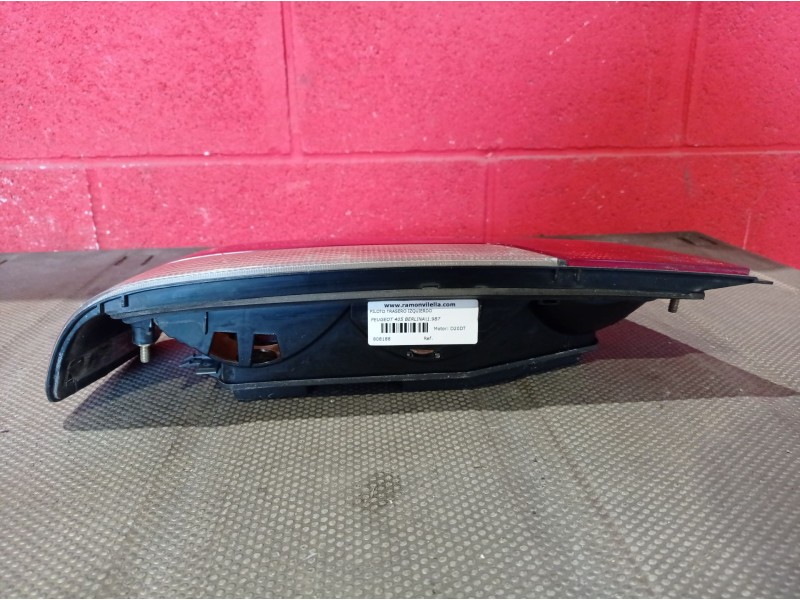Recambio de piloto trasero izquierdo para peugeot 405 berlina referencia OEM IAM    Recambio de piloto trasero izquierdo para peugeot 405 berlina referencia OEM IAM
