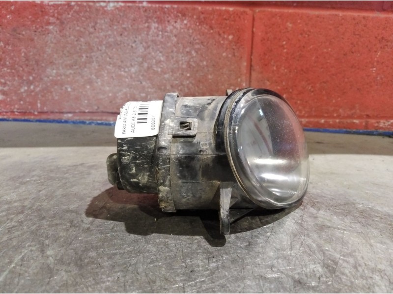 Recambio de faro antiniebla izquierdo para audi a6 2.5 tdi referencia OEM IAM    Recambio de faro antiniebla izquierdo para audi a6 2.5 tdi referencia OEM IAM