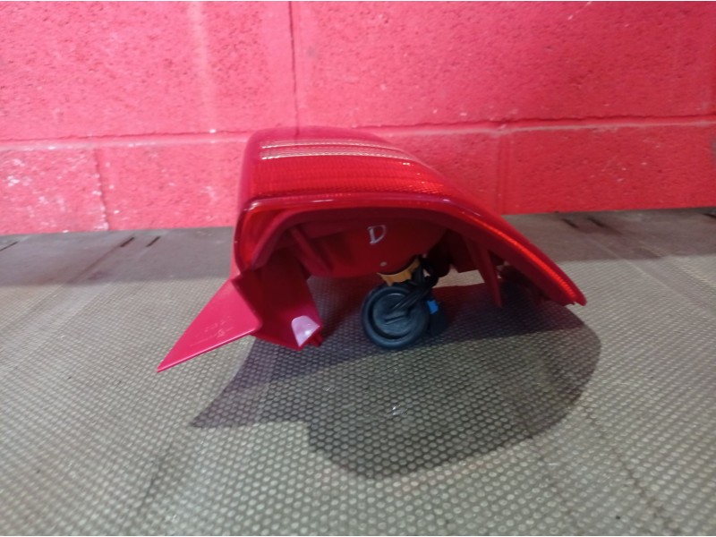 Recambio de piloto trasero derecho para citroen c4 berlina 1.6 16v hdi referencia OEM IAM   