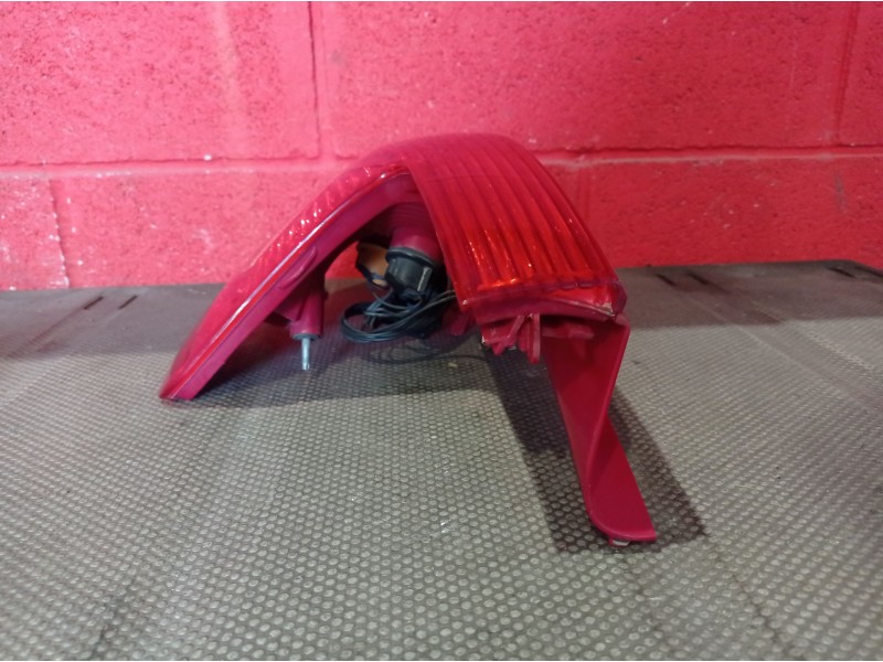 Recambio de piloto trasero derecho para citroen c4 berlina 1.6 16v hdi referencia OEM IAM   