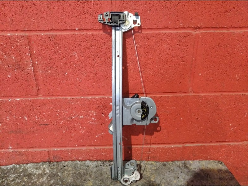 Recambio de elevalunas delantero derecho para citroen c3 1.4 hdi vivace referencia OEM IAM    Recambio de elevalunas delantero derecho para citroen c3 1.4 hdi vivace referencia OEM IAM