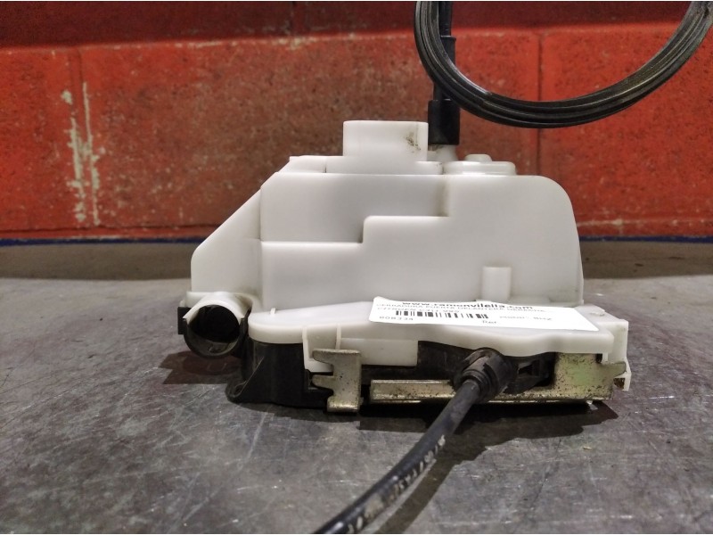 Recambio de cerradura puerta delantera derecha para citroen c3 1.4 hdi vivace referencia OEM IAM   