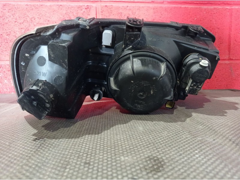 Recambio de faro izquierdo para land rover freelander referencia OEM IAM   