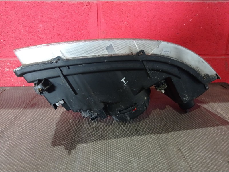 Recambio de faro izquierdo para land rover freelander referencia OEM IAM   