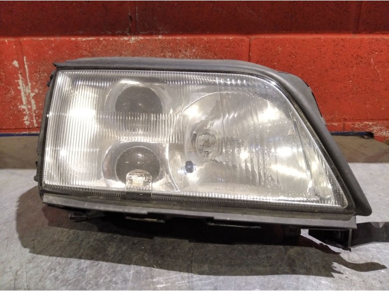 Recambio de faro derecho para audi 100 (431/433/435) 1.6 básico berlina referencia OEM IAM    Recambio de faro derecho para audi 100 (431/433/435) 1.6 básico berlina referencia OEM IAM