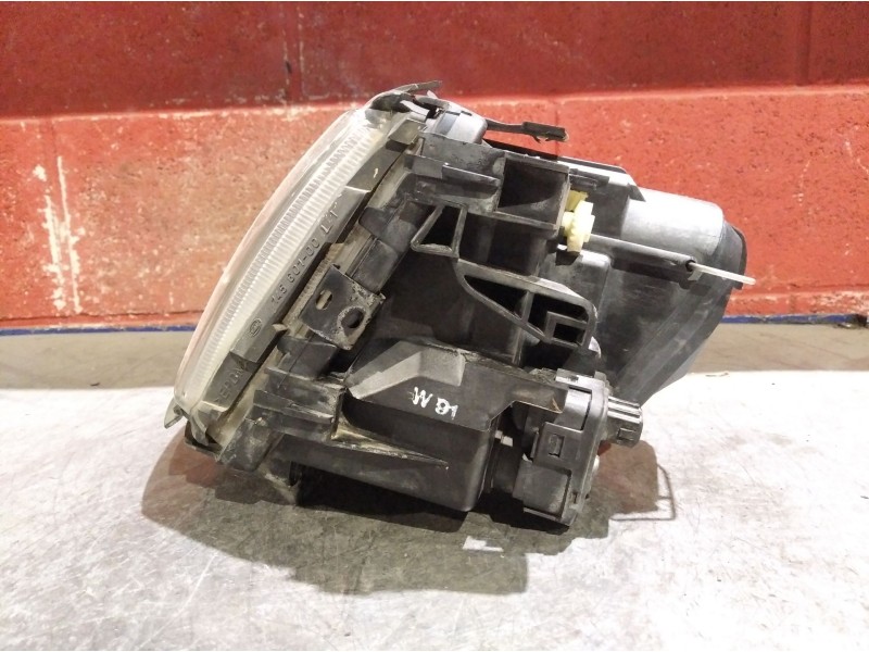 Recambio de faro izquierdo para audi 100 (431/433/435) 1.6 básico berlina referencia OEM IAM    Recambio de faro izquierdo para audi 100 (431/433/435) 1.6 básico berlina referencia OEM IAM
