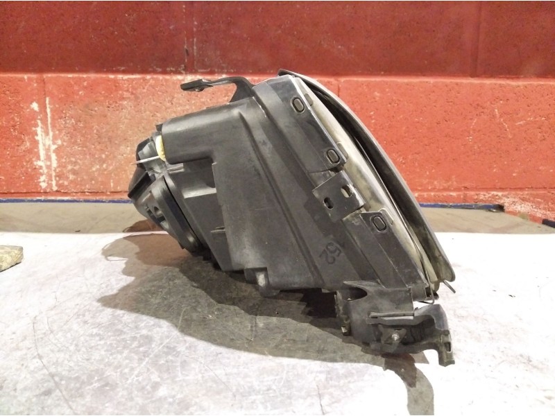 Recambio de faro izquierdo para audi 100 (431/433/435) 1.6 básico berlina referencia OEM IAM    Recambio de faro izquierdo para audi 100 (431/433/435) 1.6 básico berlina referencia OEM IAM