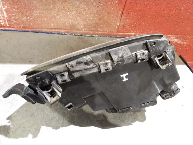 Recambio de faro izquierdo para audi 100 (431/433/435) 1.6 básico berlina referencia OEM IAM    Recambio de faro izquierdo para audi 100 (431/433/435) 1.6 básico berlina referencia OEM IAM