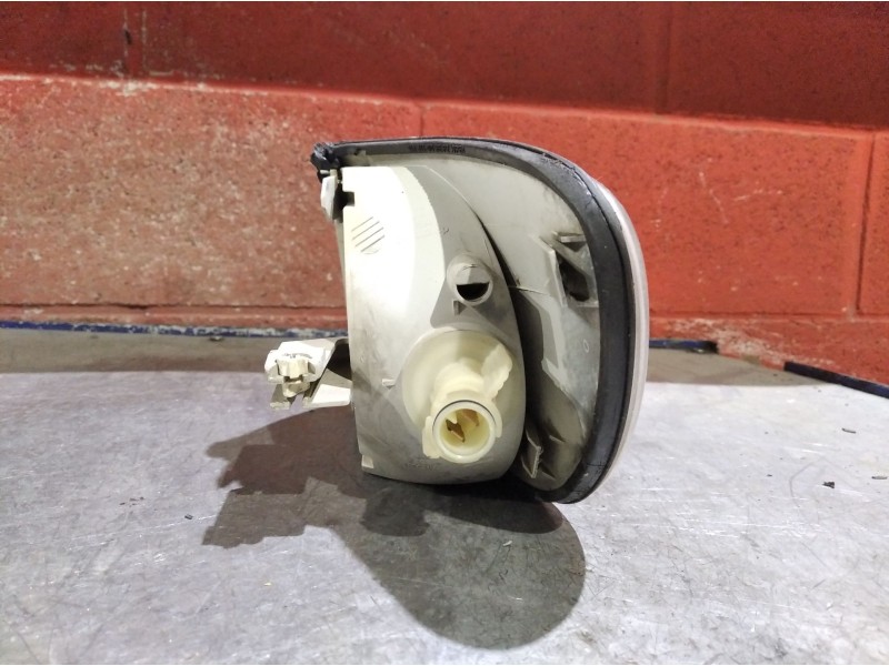 Recambio de piloto delantero derecho para audi 100 (431/433/435) 1.6 básico berlina referencia OEM IAM    Recambio de piloto delantero derecho para audi 100 (431/433/435) 1.6 básico berlina referencia OEM IAM