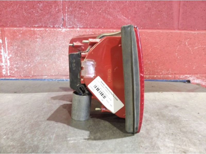 Recambio de piloto trasero derecho para audi 100 (431/433/435) 1.6 básico berlina referencia OEM IAM    Recambio de piloto trasero derecho para audi 100 (431/433/435) 1.6 básico berlina referencia OEM IAM