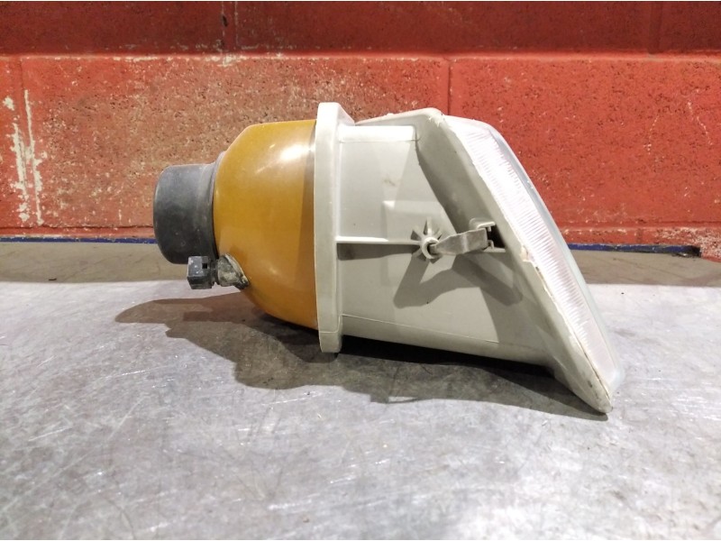 Recambio de faro izquierdo para peugeot 205 referencia OEM IAM   