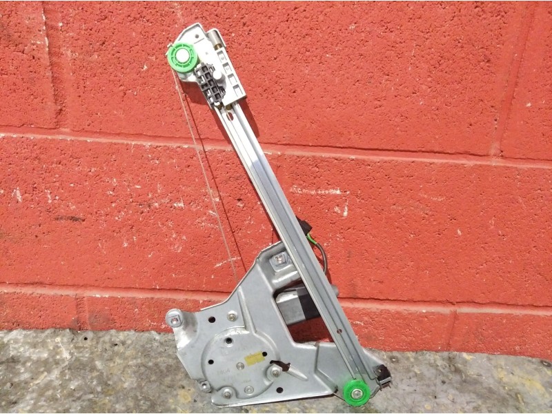 Recambio de elevalunas trasero izquierdo para audi 100 berlina (c4) básico | 0.90 - ... referencia OEM IAM    Recambio de elevalunas trasero izquierdo para audi 100 berlina (c4) básico | 0.90 - ... referencia OEM IAM