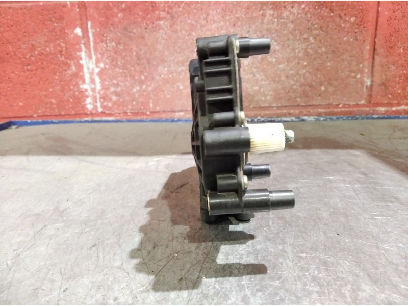 Recambio de motor elevalunas delantero izquierdo para audi a4 berlina (b5) 2.6 referencia OEM IAM   