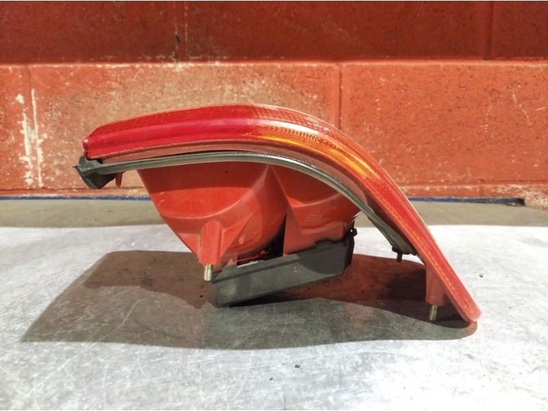 Recambio de piloto trasero izquierdo para audi 100 berlina (c4) básico | 0.90 - ... referencia OEM IAM    Recambio de piloto trasero izquierdo para audi 100 berlina (c4) básico | 0.90 - ... referencia OEM IAM