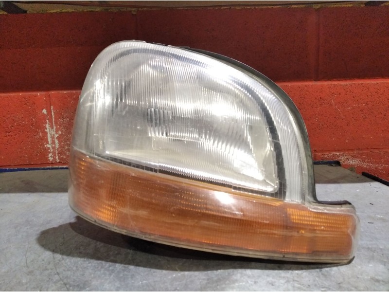 Recambio de faro derecho para renault kango referencia OEM IAM   