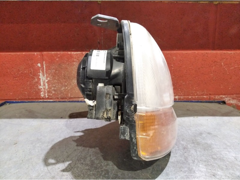Recambio de faro derecho para renault kango referencia OEM IAM   
