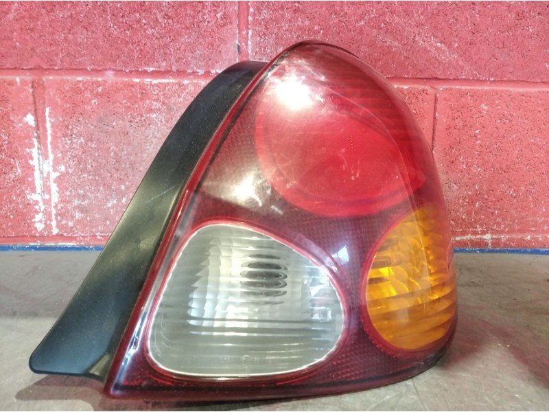 Recambio de piloto trasero derecho para toyota corolla (e11) 1.6 (ae111_) referencia OEM IAM    Recambio de piloto trasero derecho para toyota corolla (e11) 1.6 (ae111_) referencia OEM IAM