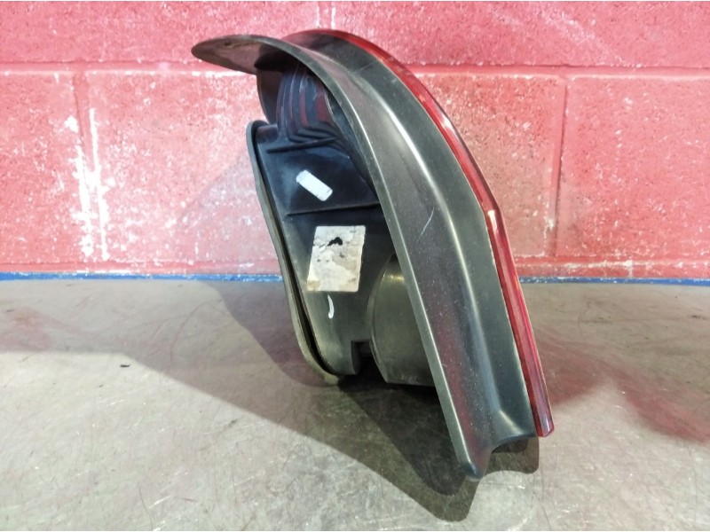 Recambio de piloto trasero derecho para toyota corolla (e11) 1.6 (ae111_) referencia OEM IAM    Recambio de piloto trasero derecho para toyota corolla (e11) 1.6 (ae111_) referencia OEM IAM