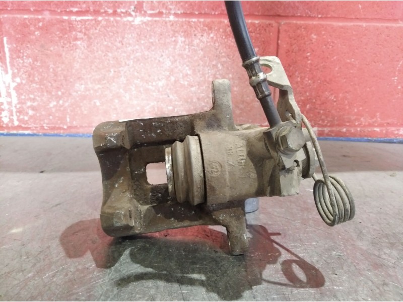 Recambio de pinza freno trasera derecha para audi a6 2.5 tdi 6 vel referencia OEM IAM    Recambio de pinza freno trasera derecha para audi a6 2.5 tdi 6 vel referencia OEM IAM