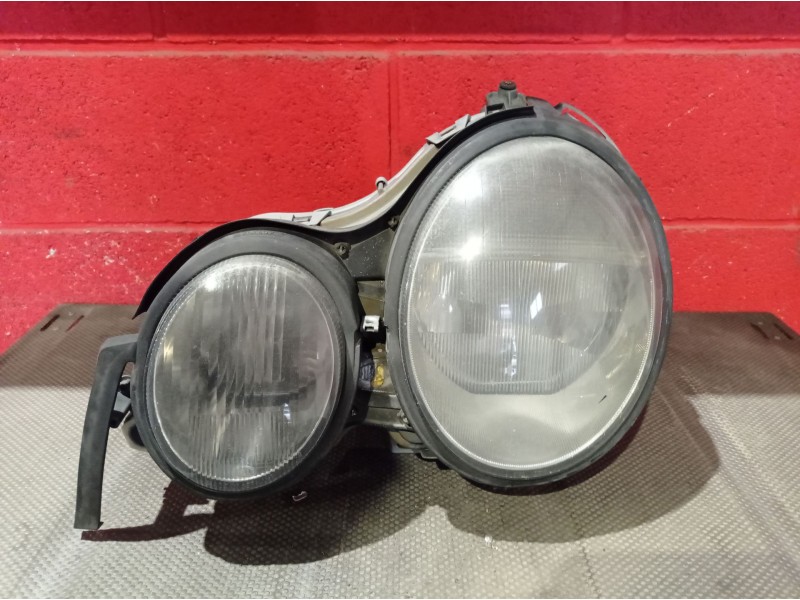 Recambio de faro izquierdo para mercedes clase e (w210) berlina diesel 3.0 turbodiesel cat referencia OEM IAM    Recambio de faro izquierdo para mercedes clase e (w210) berlina diesel 3.0 turbodiesel cat referencia OEM IAM