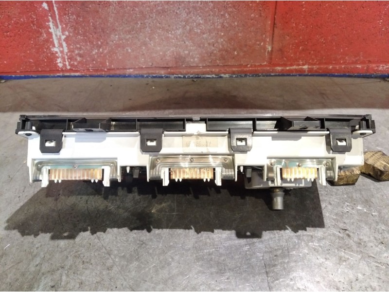 Recambio de cuadro instrumentos para renault clio 1.2 referencia OEM IAM 09045579900  