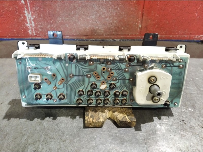 Recambio de cuadro instrumentos para renault clio 1.2 referencia OEM IAM 09045579900  
